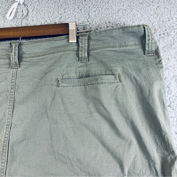 NWT Wrangler Cargo Shorts Men's Relaxed Fit Dark Army Green Size 48 Inseam 10" - Picture 9 of 13